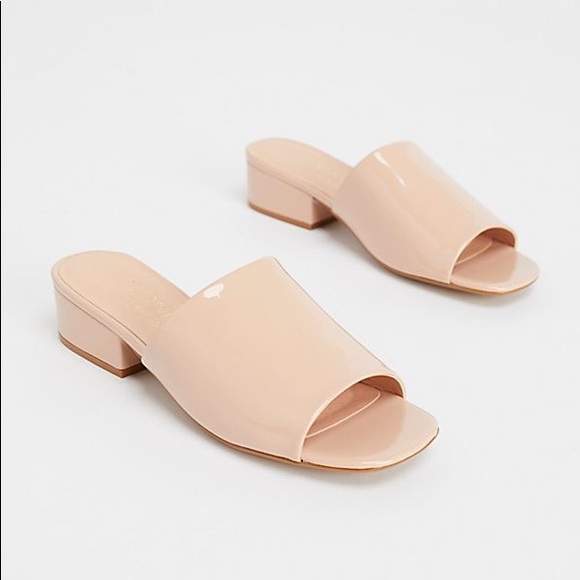 NIB Chic Nude Patent Low Heel Mules - Picture 5 of 8